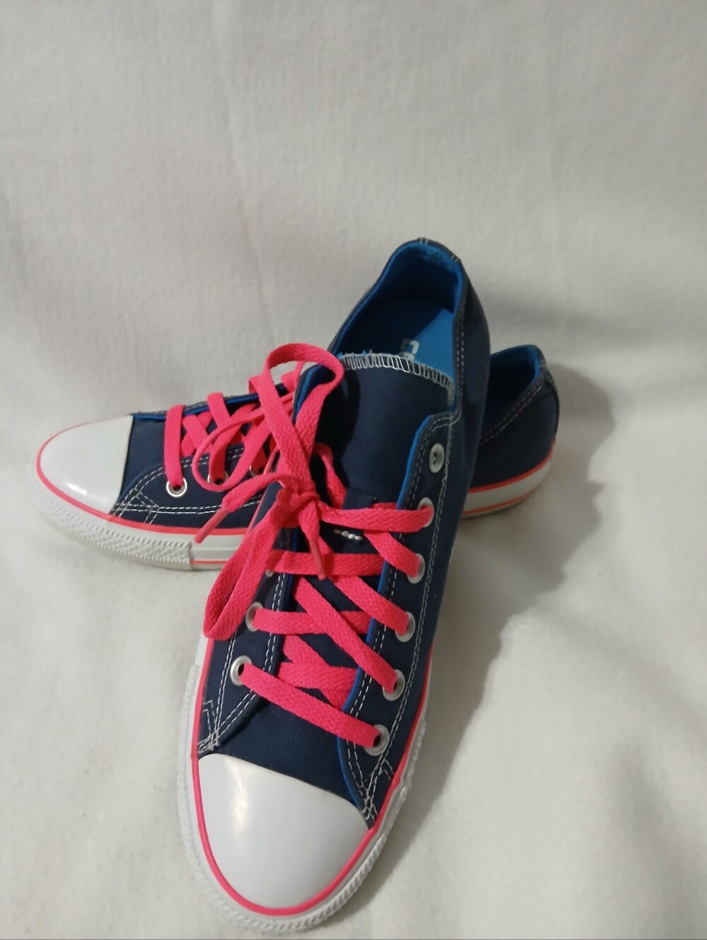 Converse  Classic Navy Canvas Low-Top Sneakers with Pink Accents Unisex W10/M8 - Picture 8 of 11
